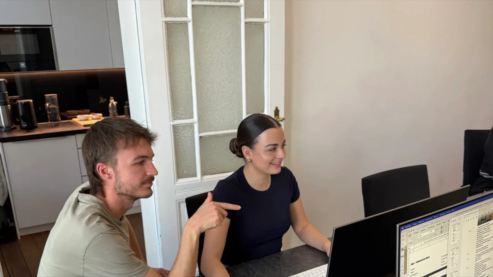 DGEGO-Team bei der gemeinsamen Arbeit am Bildschirm